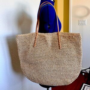 Woven straw tote